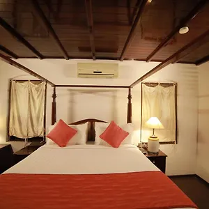 *** Hotel Heritage Methanam India